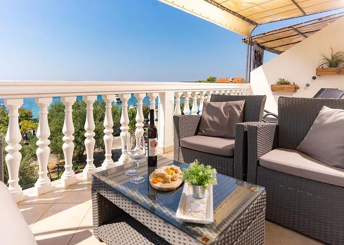 Apartman Petra S Pogledom Na More