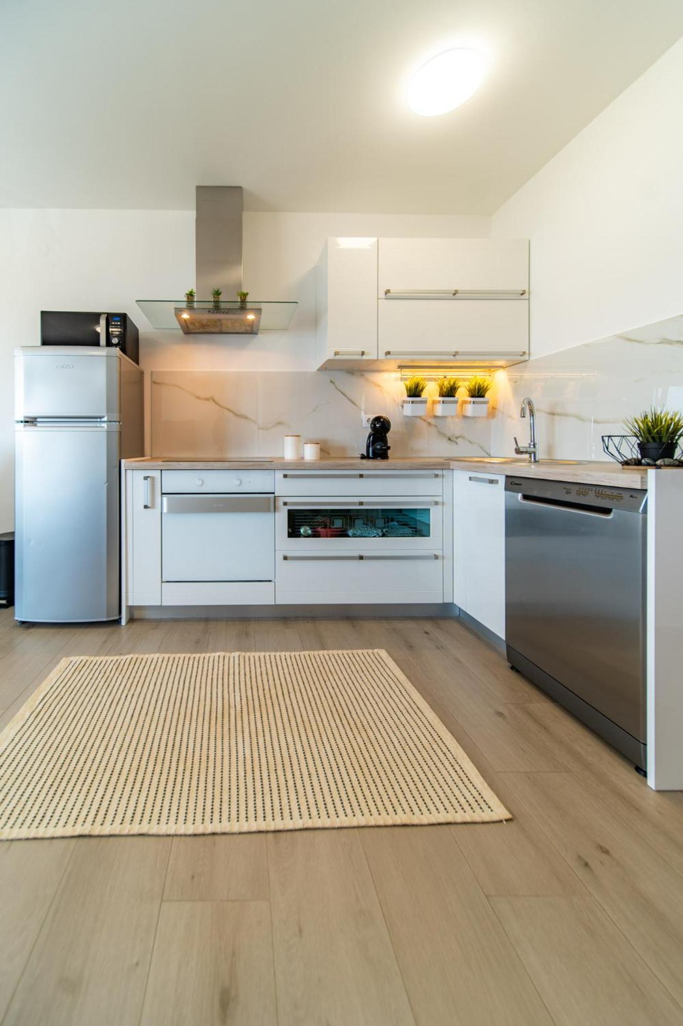 Apartment Petra S Pogledom Na Banjol